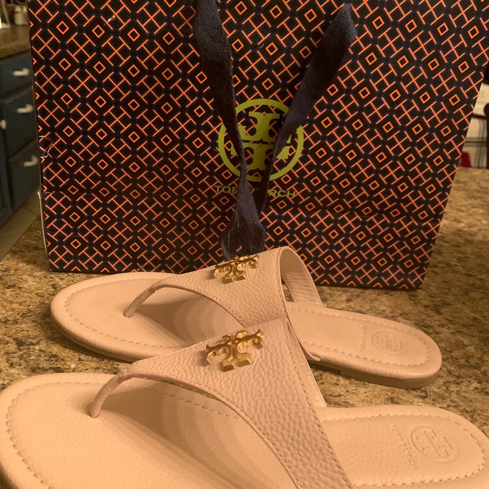 Tory Burch Laura Flat Thong in Pink